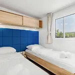 بيت للعطل Mobile With Seaview At