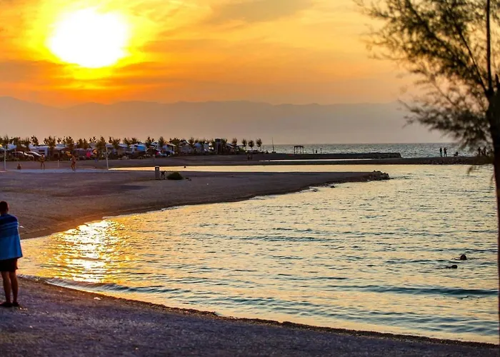 Mobile With Seaview At Vakantiehuis Omišalj
